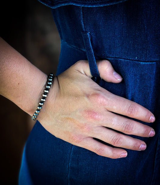 Navajo Pearl Stretchy 5mm Bracelet